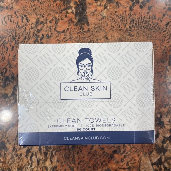 Clean skin club clean towels biodegradable extremely soft 50 count NIB - Picture 3 of 7